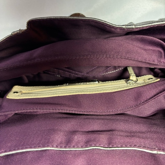 B. Makowsky Women’s Orchard Flap Shoulder Bag - Picture 6 of 15